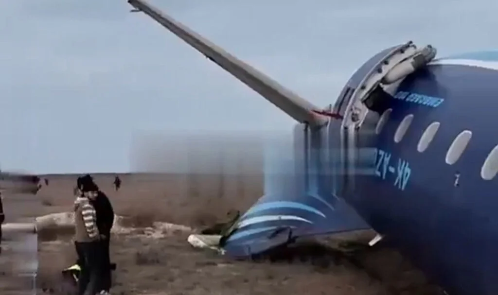 Azerbaycan Hava Yolları Uçağı Yere Çakıldı !