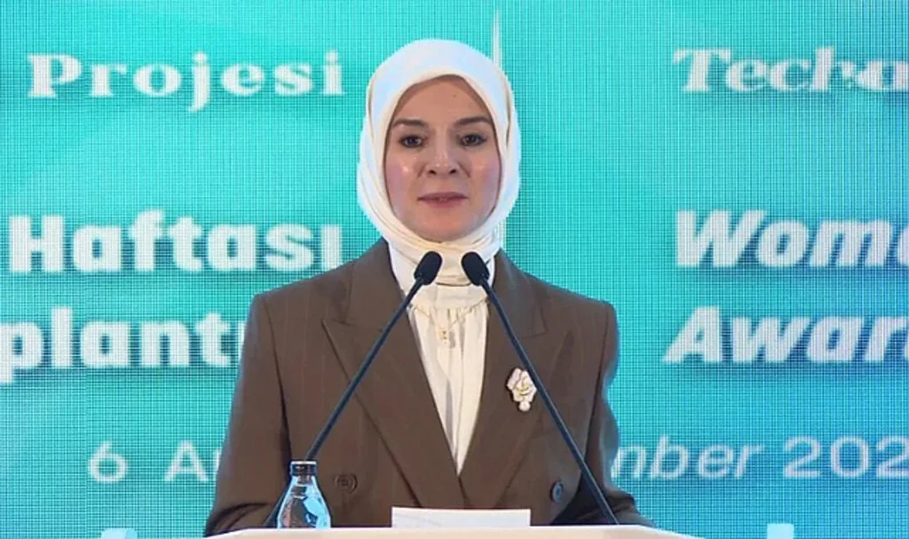 Bakan Göktaş’tan Sosyal Medya İçin 16 Yaş Önerisi