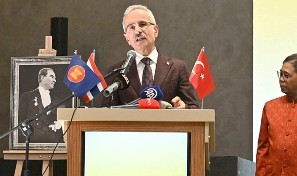 Bakan Uraloğlu: Türkiye-Tayland İş Birliği Gelişmeye Devam Ediyor