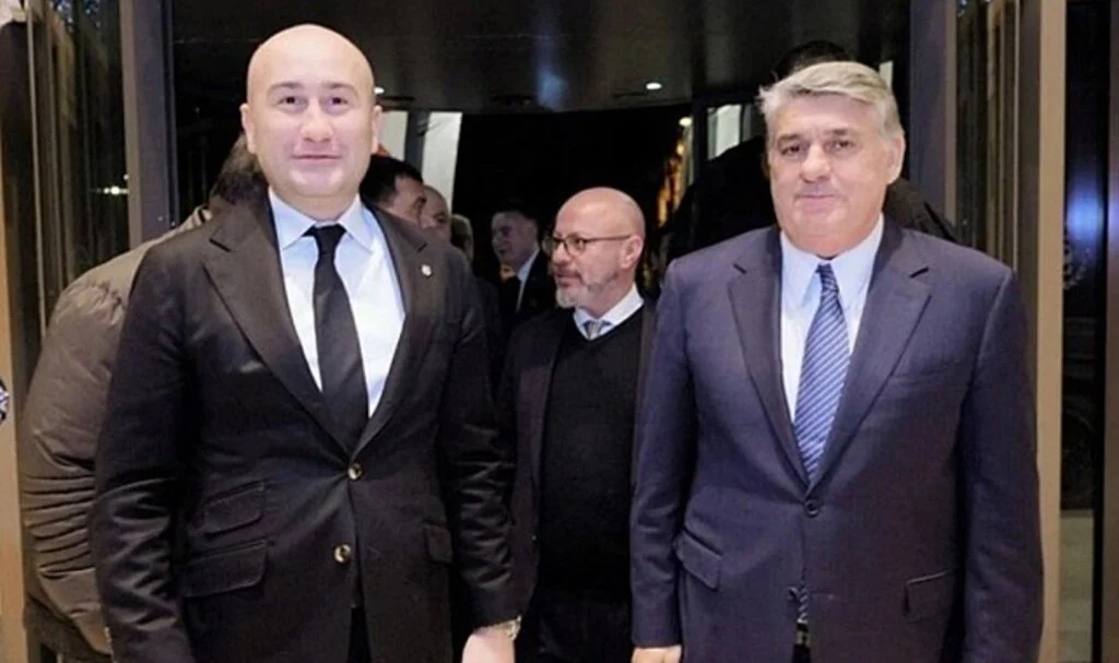 Beşiktaş, Olağanüstü Kongreye Gidiyor: Yücel ve Adalı Yarışacak