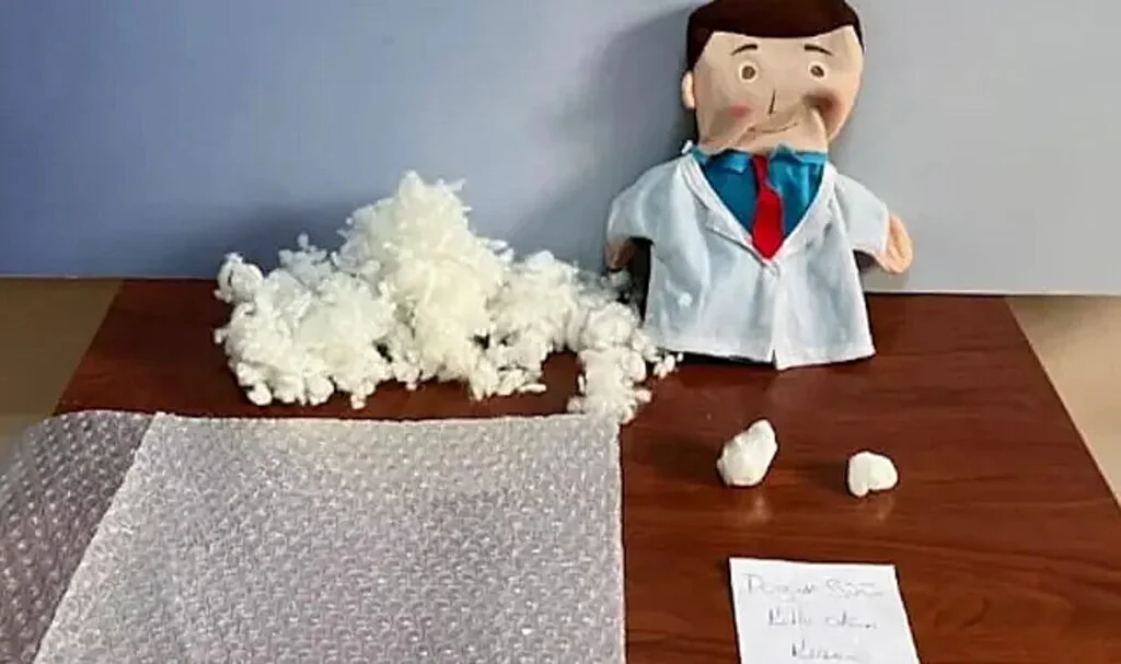 Bez bebeğin içinden çıktı! Tam 14 gram metamfetamini oyuncağın içine saklamışlar