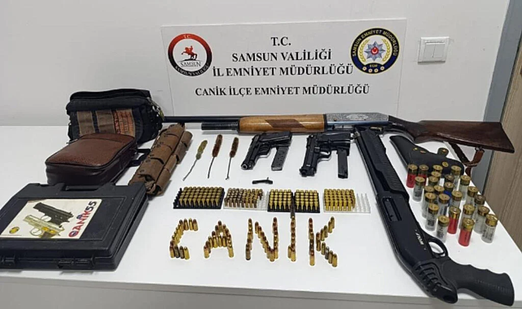 Canik’te Çok Sayıda Silah Ele Geçirildi
