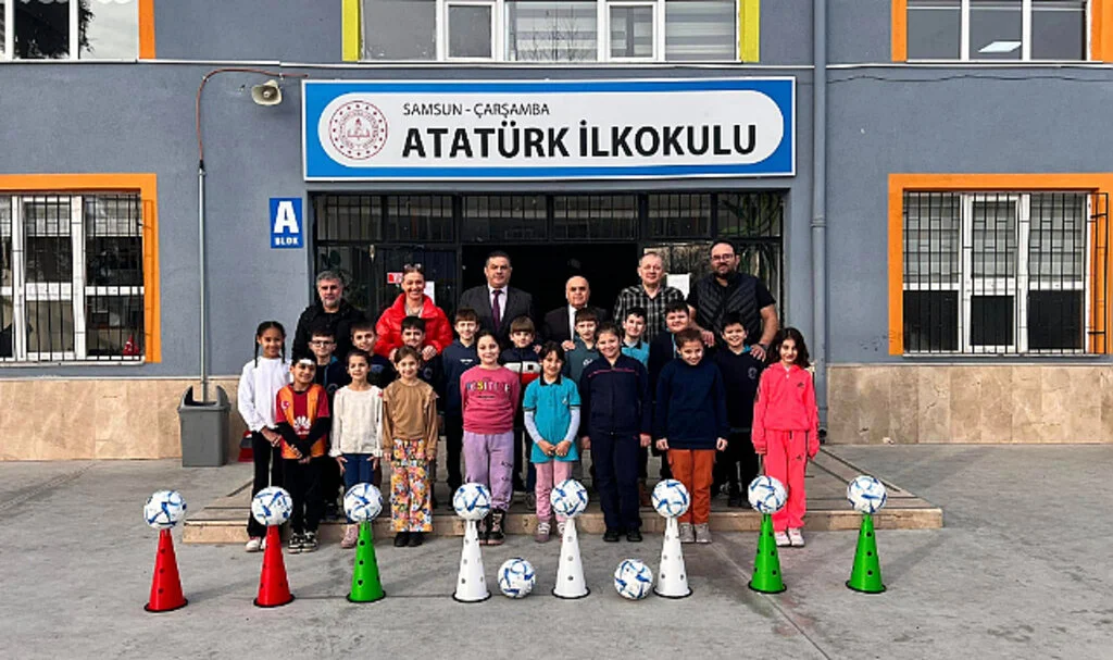 Çarşamba’da Öğrencilere Futbol Sevgisi Aşılandı