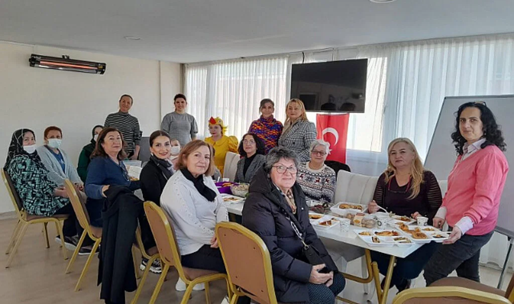 CHP’li kadınlardan LÖSAM’a destek ziyareti