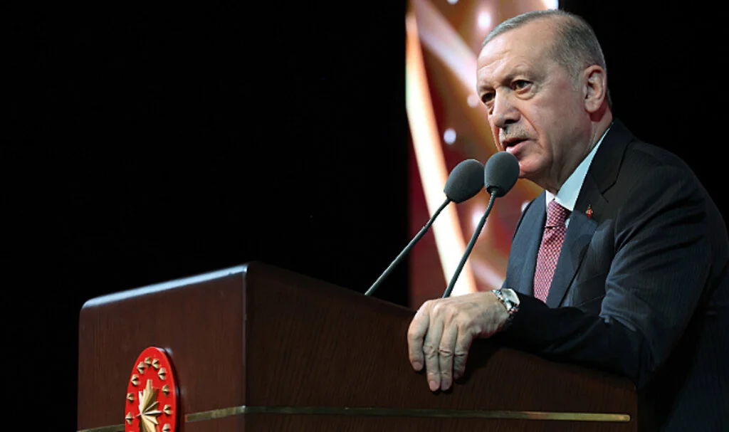 Cumhurbaşkanı Erdoğan: "Sanatçılar Milletimizin Baş Tacıdır"