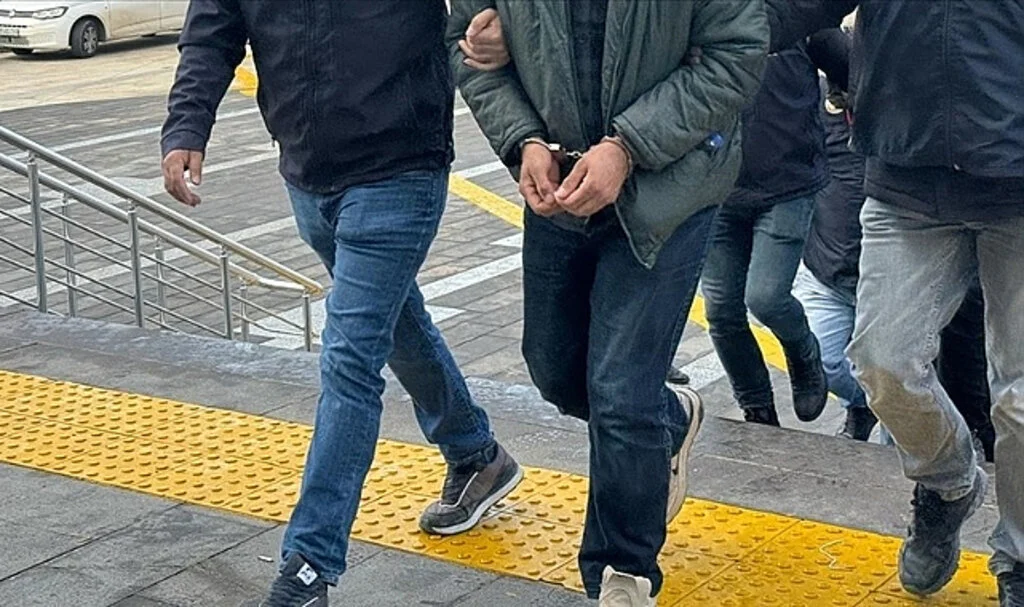 DEAŞ’a Yönelik Operasyonda 11 Şüpheli Yakalandı