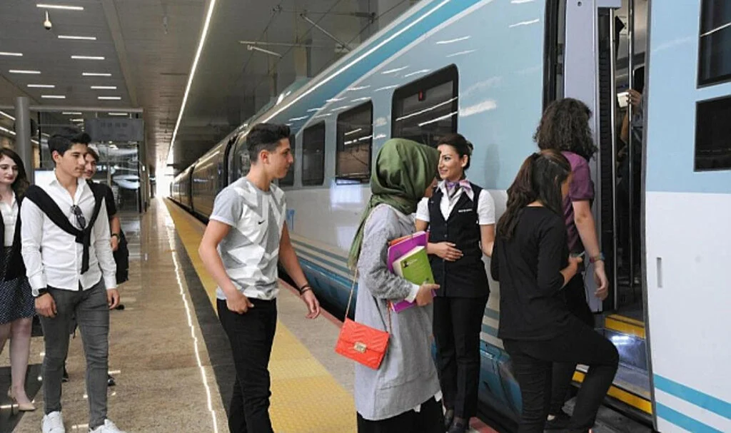 Demiryolu Yolcu Sayısı Rekora Koşuyor: 11 Ayda 256,4 Milyon Kişi Taşındı