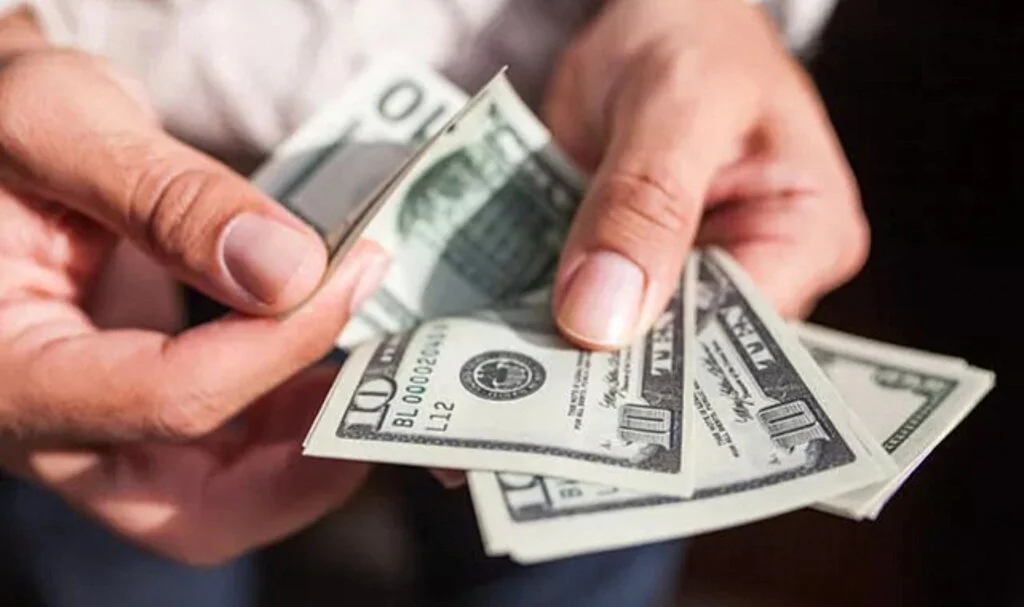 Döviz Kurları 13 Aralık: Dolar ve Euro Kaç TL?