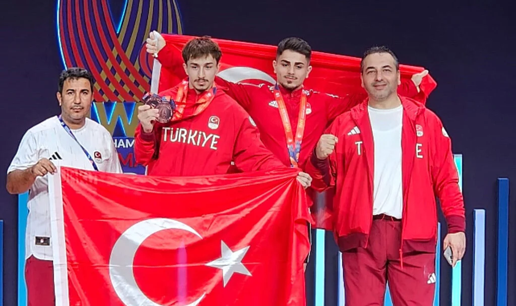 Dünya Şampiyonası'nda Türk Haltercilerden 3 Madalya
