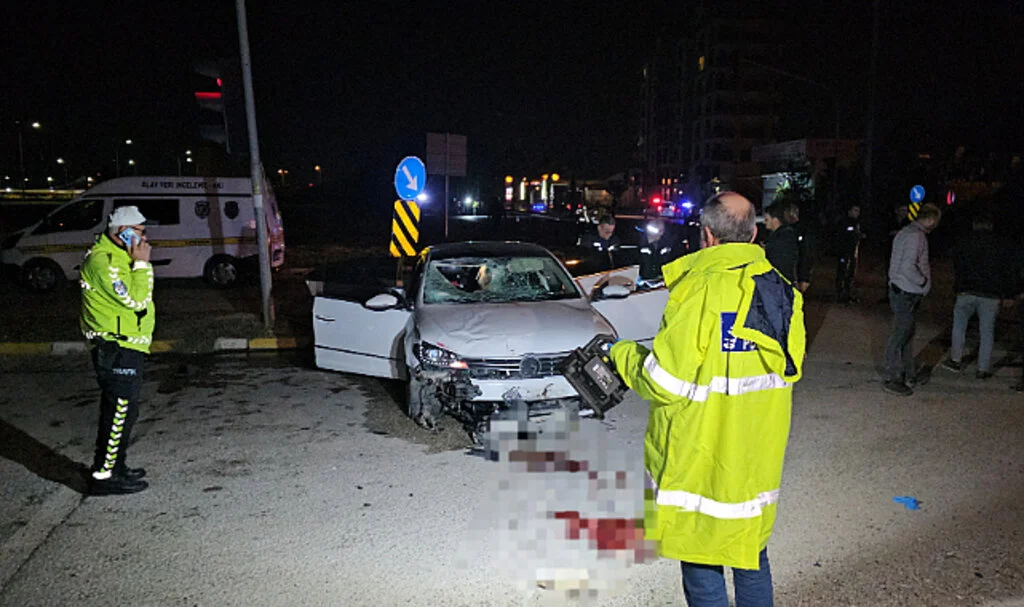 Dur İhtarına Uymayan Alkollü Sürücü Polis Memurunu Şehit Etti