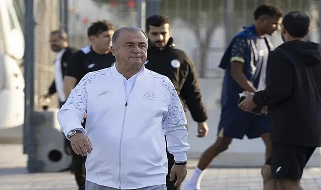 Fatih Terim Yeni Takımıyla Sahada!