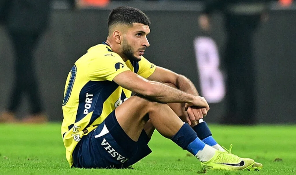 Fenerbahçe’de Sakatlık Krizi! Üç Oyuncu Sahadan Çıkmak Zorunda Kaldı
