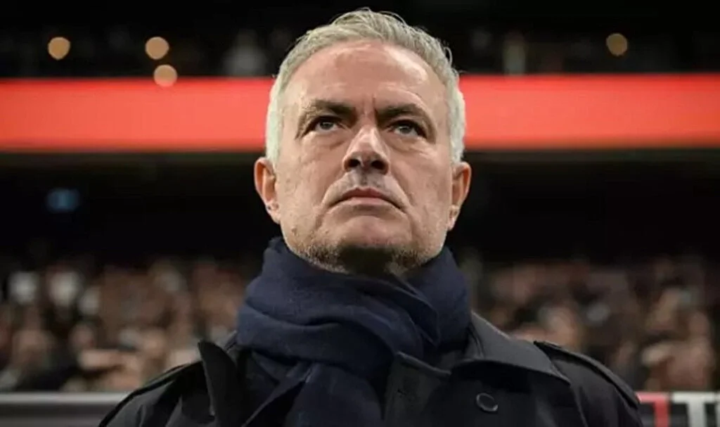 Fenerbahçe'de Sıkıyönetim: "Tek Patron Mourinho"