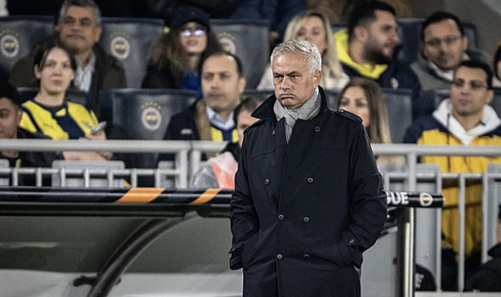 Fenerbahçe Mourinho ile yol ayrımında! Yerine 3 aday var