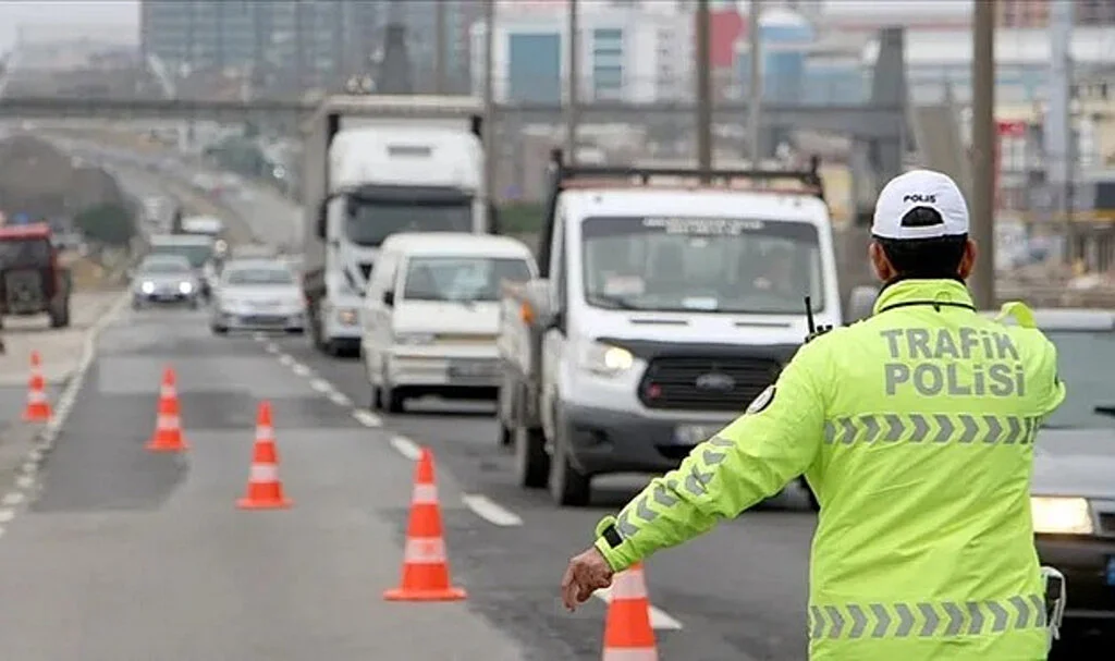 Hız ve Çakar İhlalleri: 444 Bin Sürücüye Ceza Kesildi