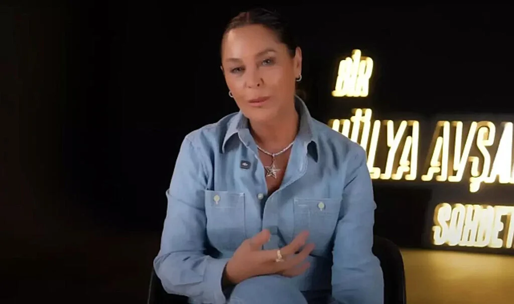 Hülya Avşar’ın Çarpıcı Yatak İtirafı Sosyal Medyayı Salladı