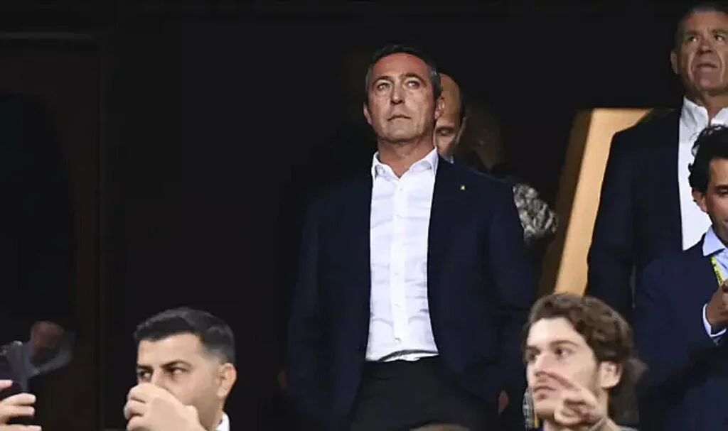 Kadıköy'de 'Ali Koç istifa' sesleri