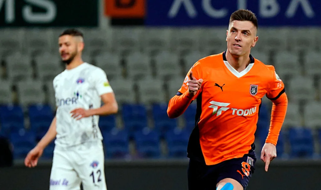 Krzysztof Piatek Gol Krallığında Zirvede