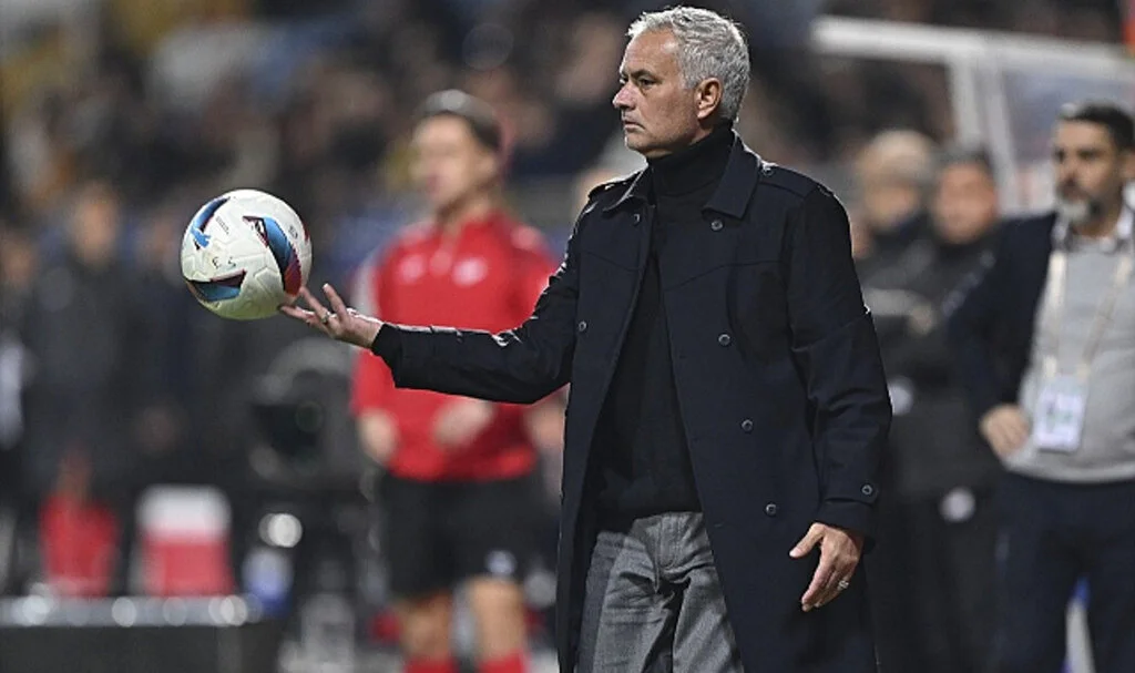 Mourinho’nun Fenerbahçe’si İlk 6’dan Galibiyet Çıkaramadı