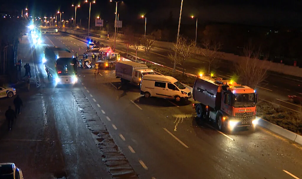 Otomobil Refüje Çarptı: 1 Kişi Hayatını Kaybetti