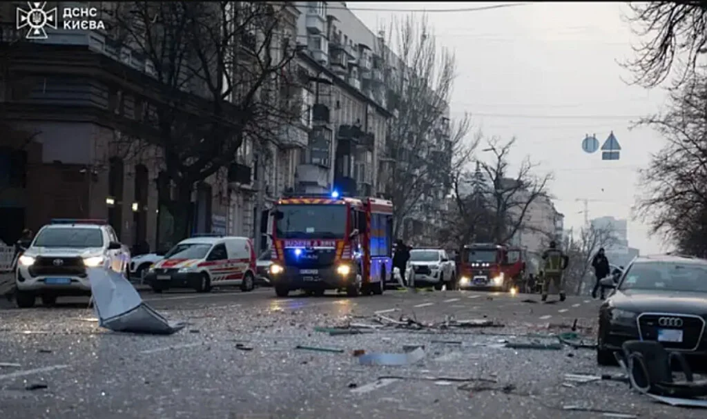 Rusya’dan Kiev’e füze yağmuru: Büyükelçiliklerin bulunduğu bina hasar gördü