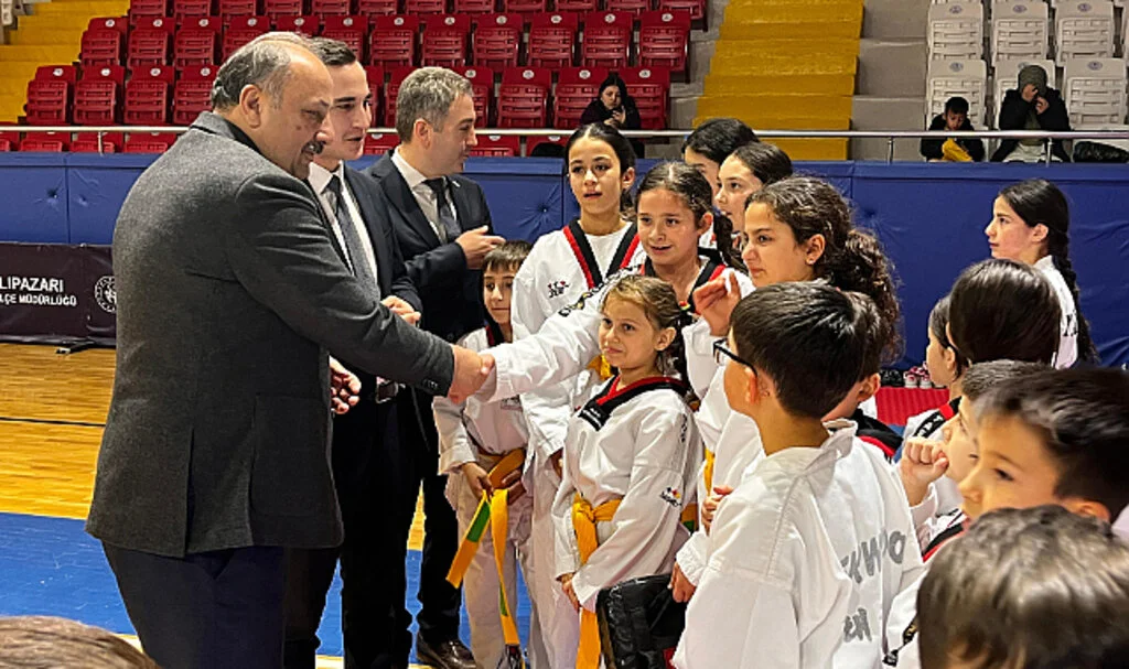 Salıpazarı Kaymakamı ve Başkan Sporcularla Buluştu