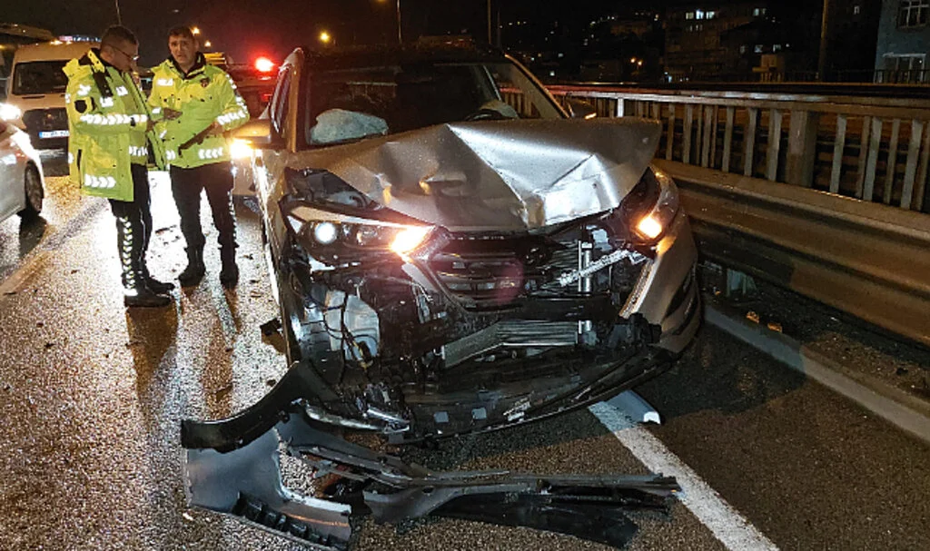 Samsun'da 4 Araçlı Zincirleme Trafik Kazası: 3 Yaralı