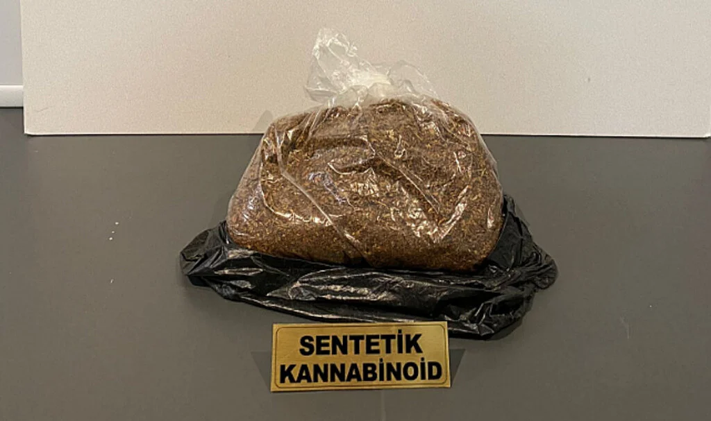 Samsun'da 575 gram bonzai ile yakalanan 2 kişi gözaltına alındı