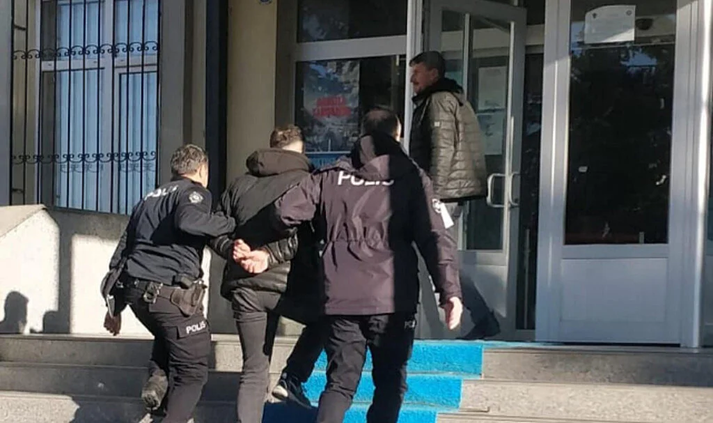 Samsun'da aranan şahıs, yurt dışına kaçamadan yakalandı
