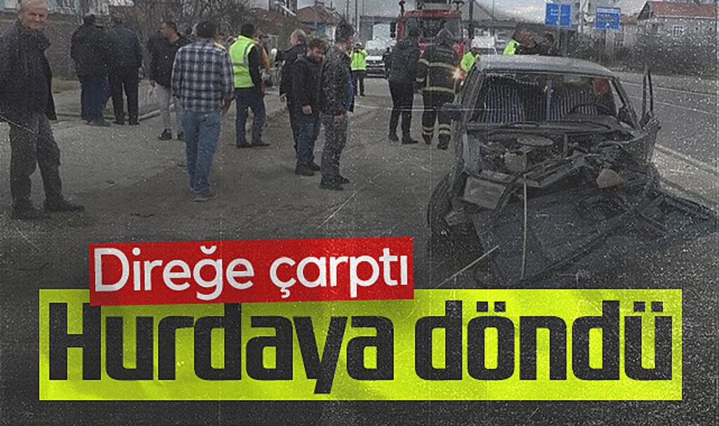 Samsun'da aydınlatma direğine çarpan Fiat Tofaş hurdaya döndü