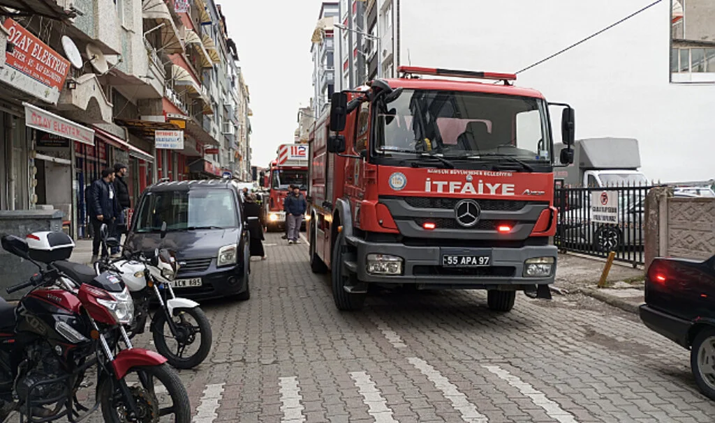 Samsun'da bina yangını korkuttu
