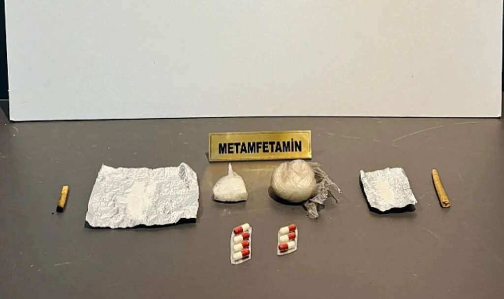 Samsun’da Firari Hükümlü ve Zanlı Uyuşturucuyla Yakalandı
