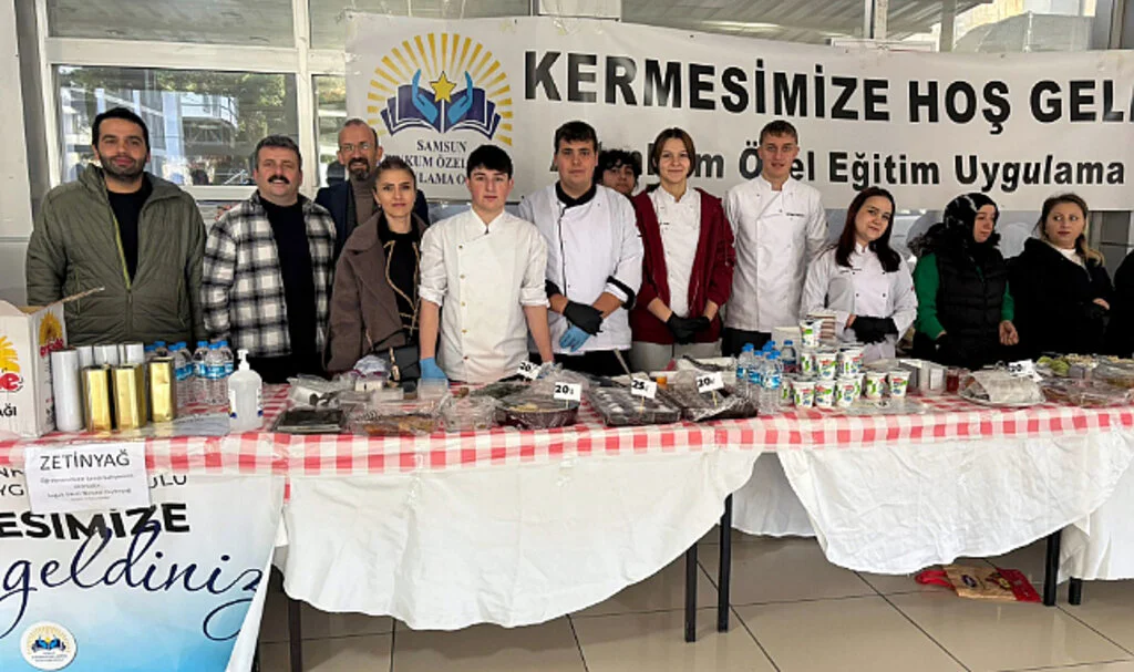 Samsun'da genç şefler kermeste hünerlerini sergiledi