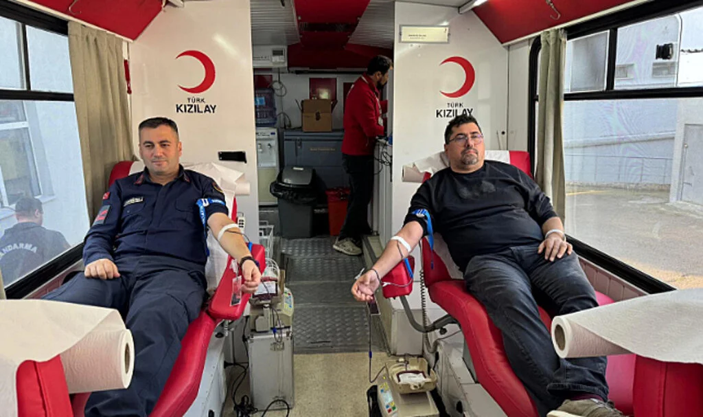 Samsun'da jandarmadan Türk Kızılay'a kan bağışı