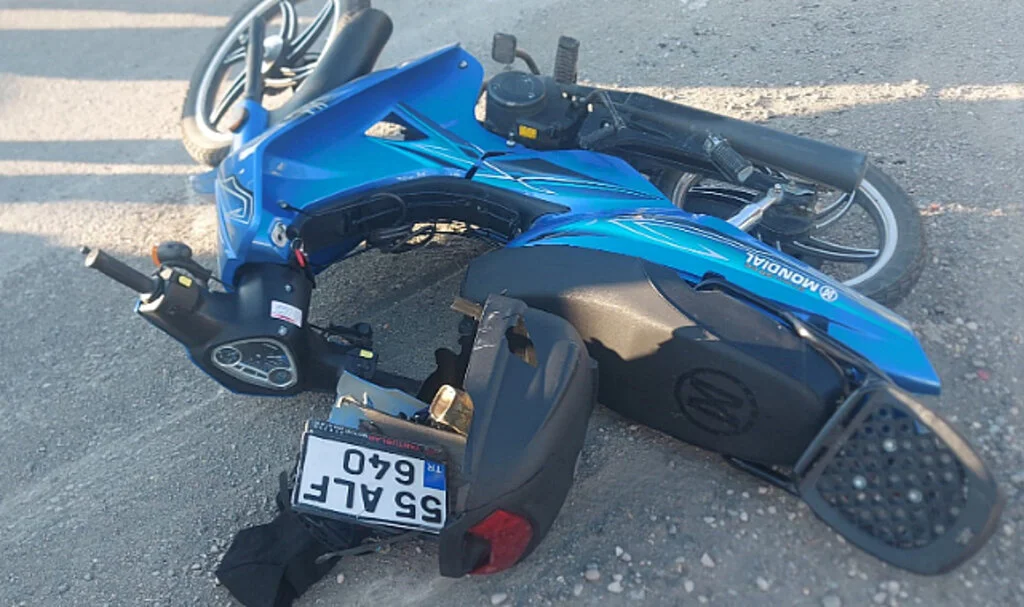 Samsun'da kamyonet motosiklete çarptı: 1 yaralı