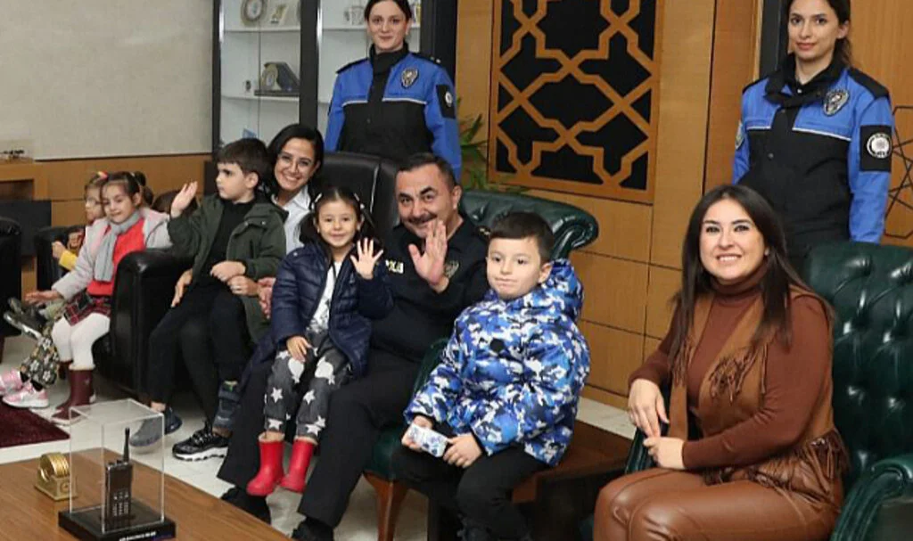 Samsun'da minik öğrenciler kırmızı düdük çaldı