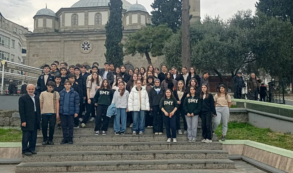Samsun'da öğrenciler tarihi alanları gezdi