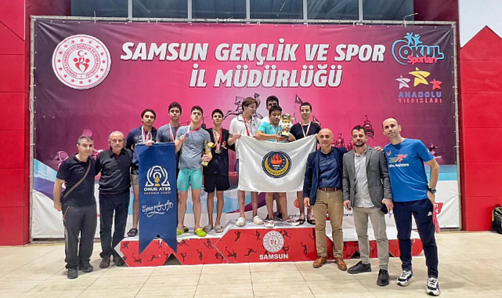 Samsun’da Okul Sporları Yüzme İl Birinciliği Yarışları Tamamlandı
