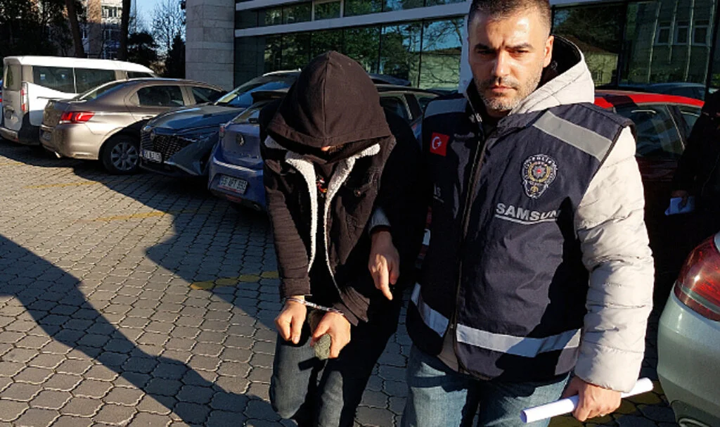 Samsun'da parkta arkadaşını bıçakla ağır yaralayan şahıs tutuklandı