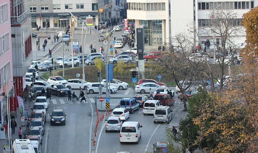 Samsun'da Trafiğe Kayıtlı Araç Sayısı 492 Bine Ulaştı