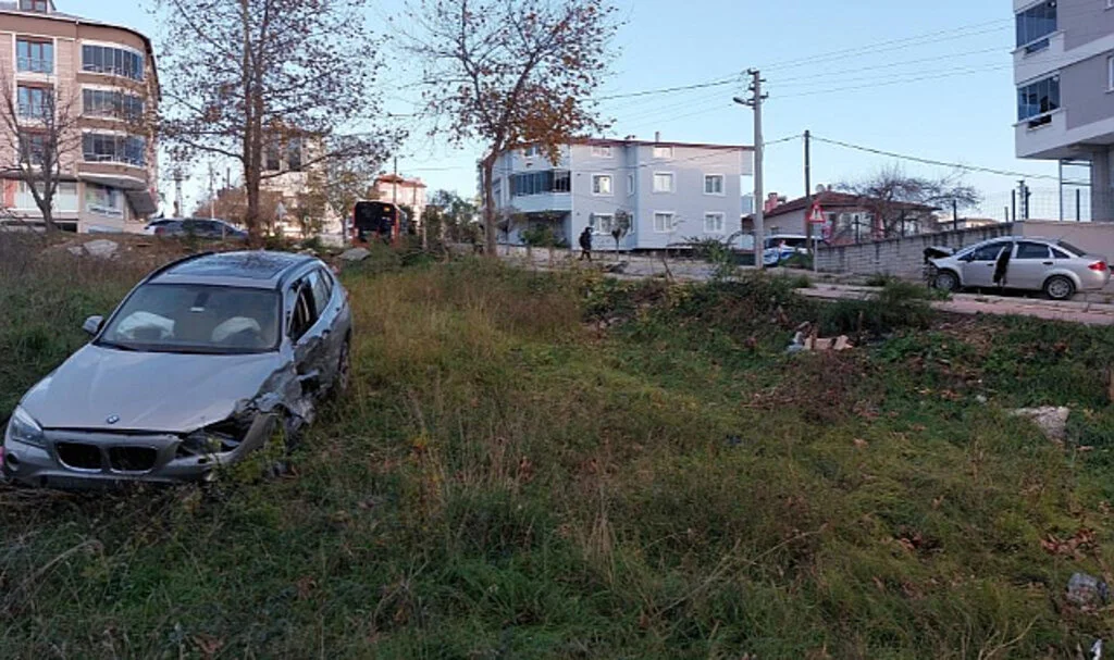 Samsun'da Trafik Kazası: Boş Tarlaya Uçtu!