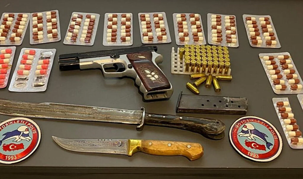 Samsun'da yunus polisleri silah ve uyuşturucu ele geçirdi
