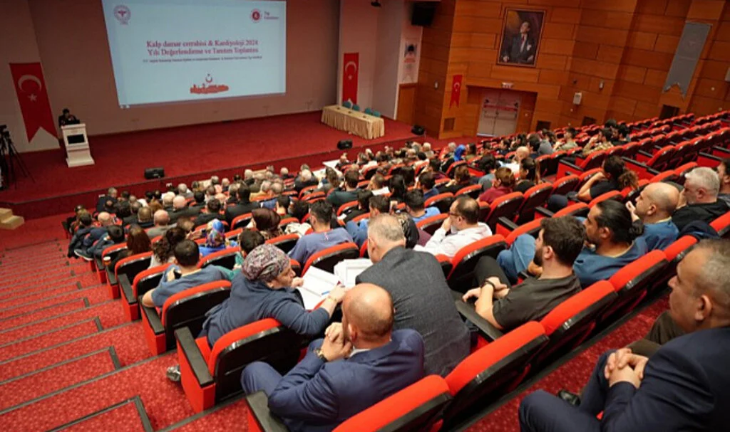 Samsun Eğitim ve Araştırma Hastanesi 3 Yılda 1200 Açık Kalp Ameliyatı Gerçekleştirdi