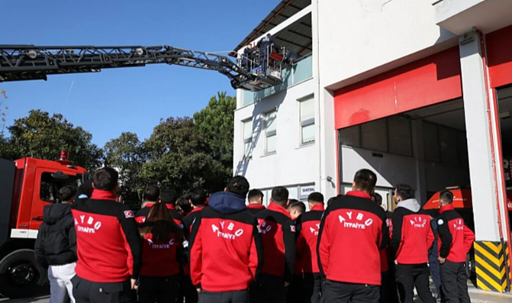 Samsun İtfaiyesi Üniversite Öğrencilerine Eğitim Veriyor