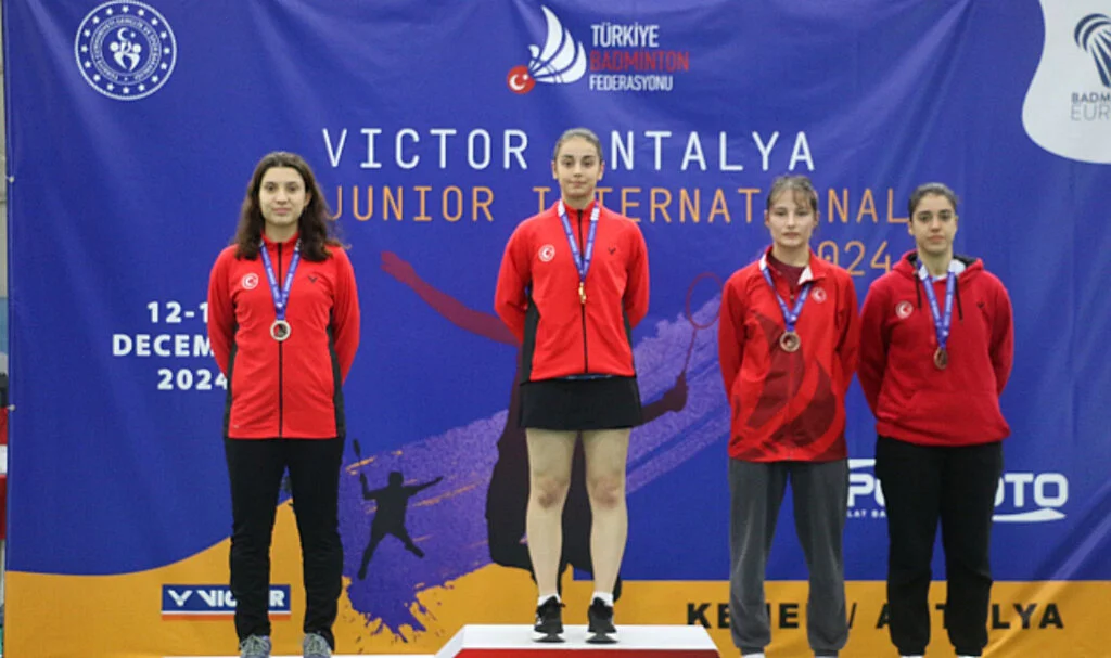 Samsunlu Badmintoncular Antalya'da 6 Madalya Kazandı