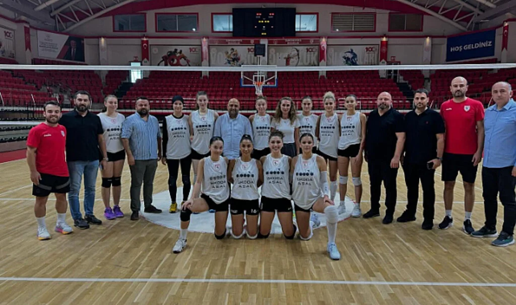 Samsunspor Voleybol Lidere Boyun Eğdi