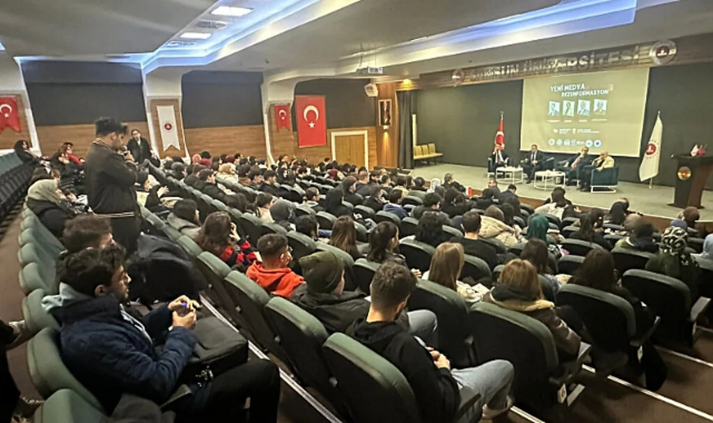 SAMÜ'de “Yeni Medya ve Dezenformasyon” Konferansı Düzenlendi