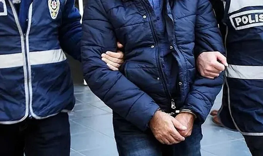 Son Dakika... 114 gümrük görevlisi gözaltına alındı