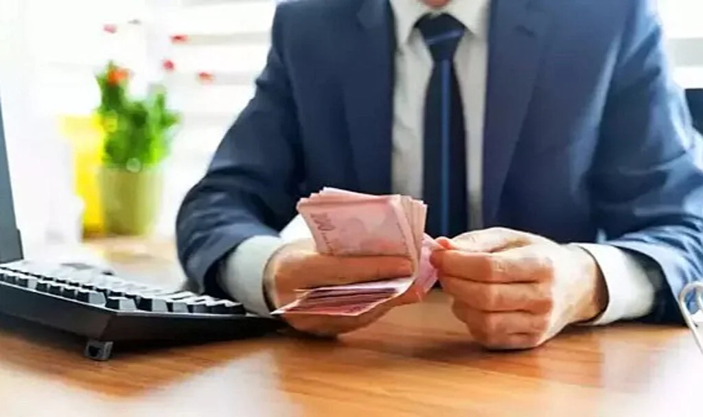 Sözleşmeliden Memurluğa Geçene Kademe İlerleme Hakkı