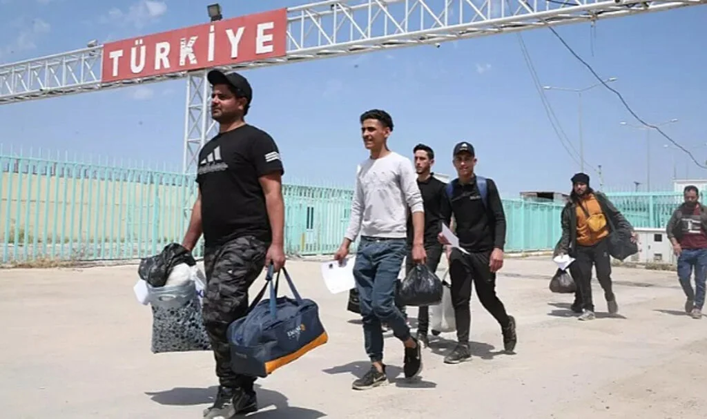 Suriye'de Rejim Değişti, Suriyeliler Ülkelerine Dönecek mi?